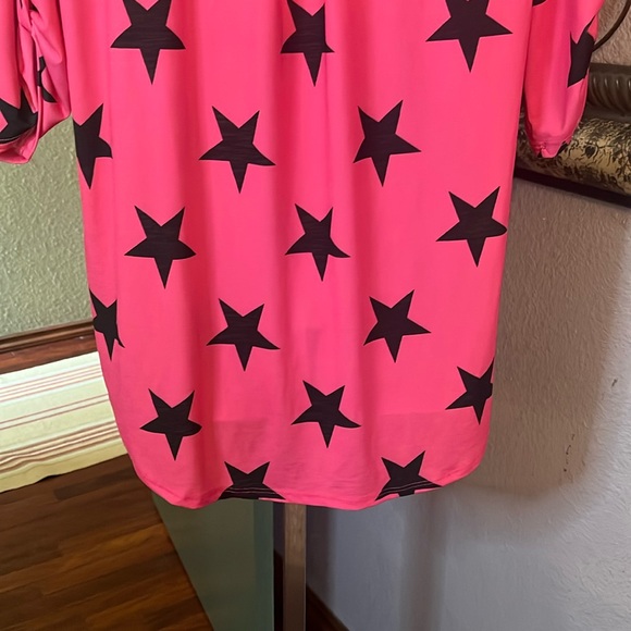 Hamish U.S.A top - Pink with black stars V- Neck Sz S - Picture 9 of 10